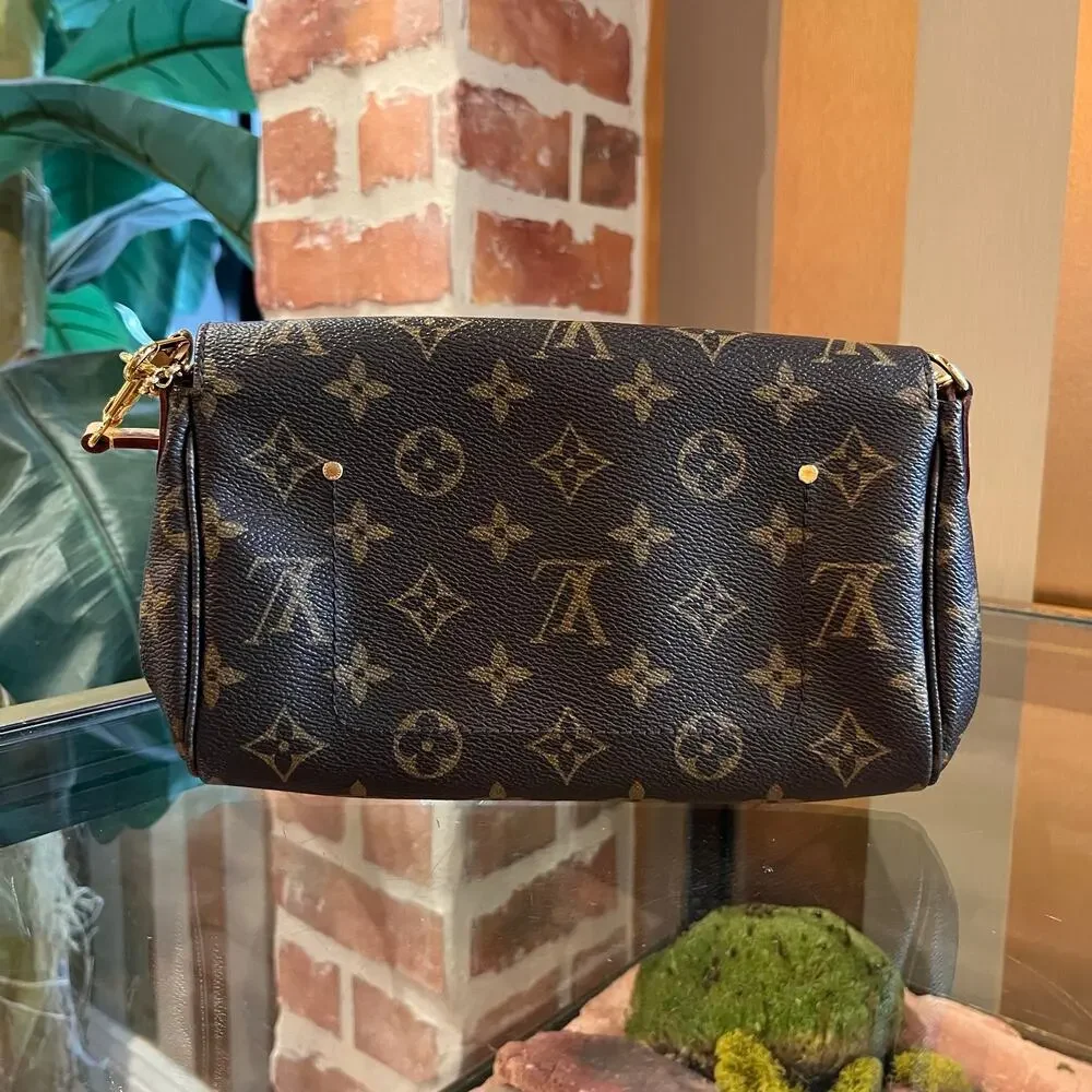 Louis Vuitton details brand